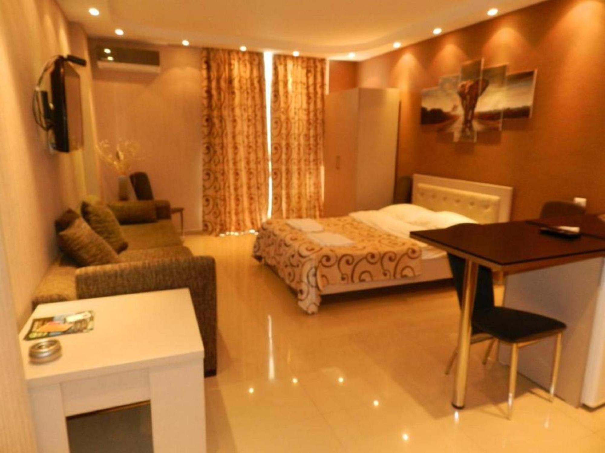Apart Hotel Black Sea Towers Batumi Bagian luar foto