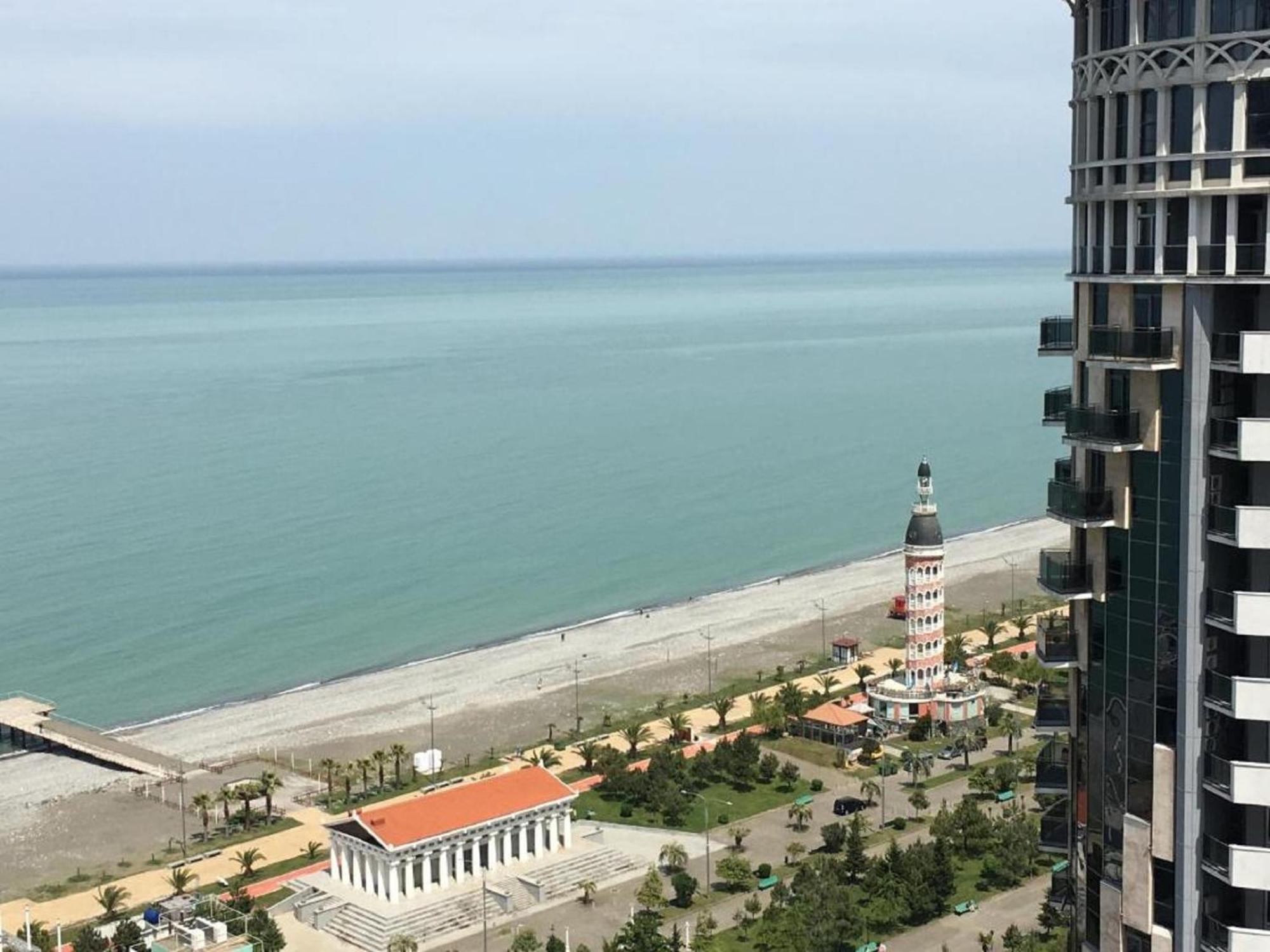 Apart Hotel Black Sea Towers Batumi Bagian luar foto