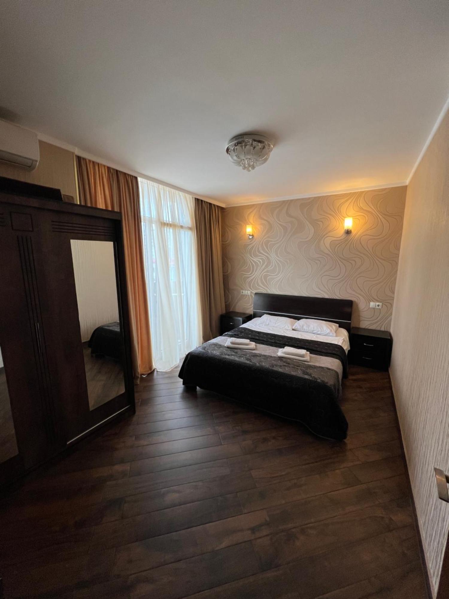 Apart Hotel Black Sea Towers Batumi Bagian luar foto